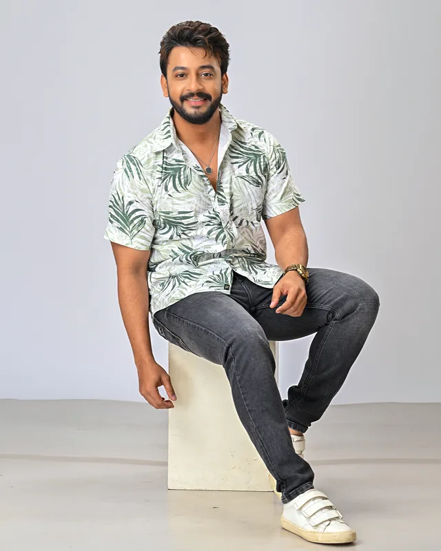 Printed resort shirt, washed denim — Menswear at A1 Bazaar